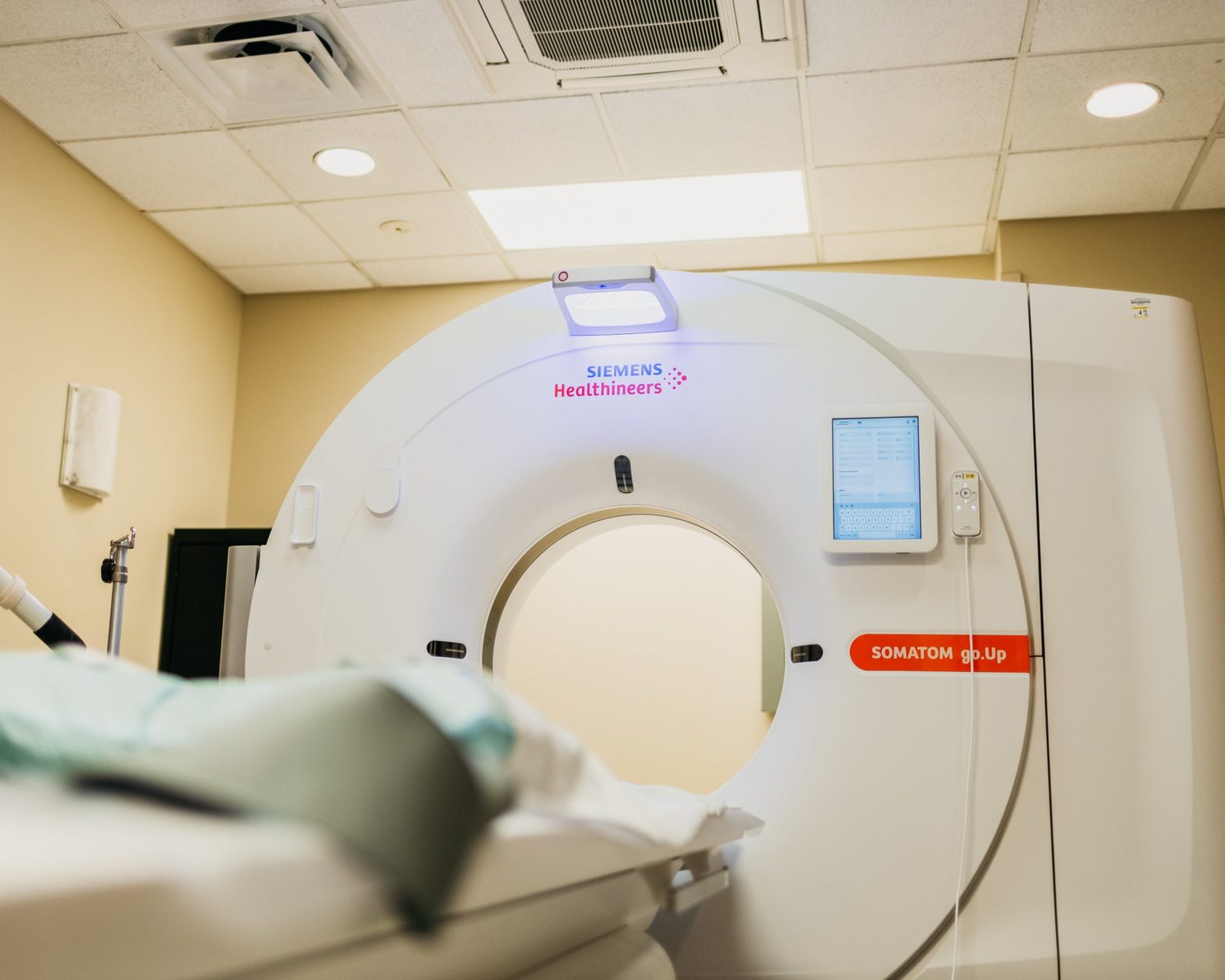 Methodist-McKinney-Hospital-Highly-Advanced-CT-Scanner.jpg?utm_source=chatgpt दुनिया के Top 07 Medical Equipment: वो रहस्यमयी टेक्नोलॉजी जिनके बिना आधुनिक इलाज असंभव है